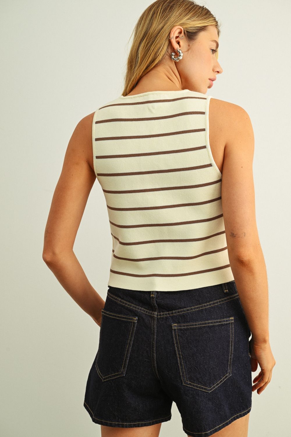 Metal Button Detail Stripe Pattern Knitted Vest
