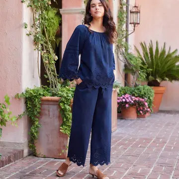 Embroidered Scallop Edge Cropped Pants