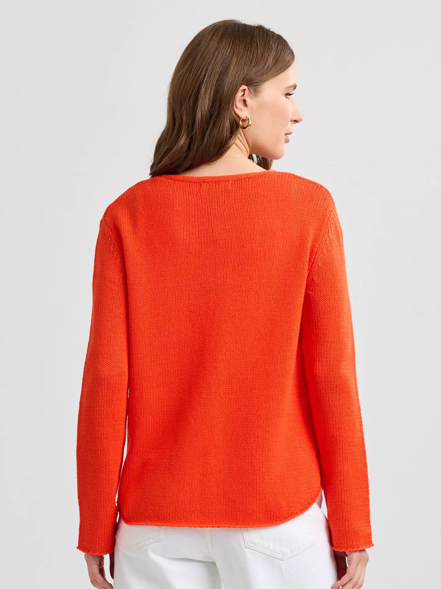 Round Edge V-Neck