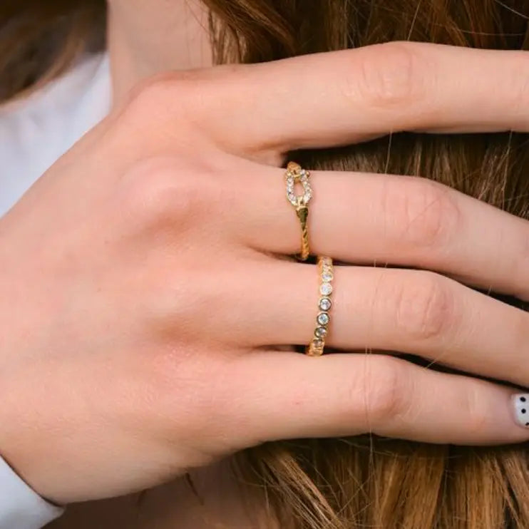 Evie Gold Circle Gem Ring - 7,8