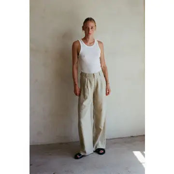 Ribbed Round Neck Sleeveless Tank Top