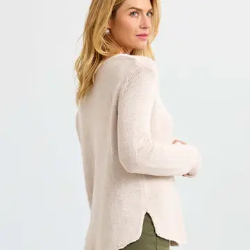 Round Edge V-Neck